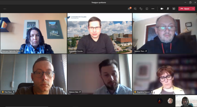 Zdjęcie kolorowe zbiorowe. Screen ze spotkania zespołu projektowego na platformie Teams